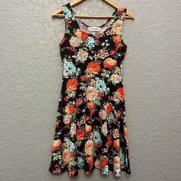 New Floral Fit & Flare Sleeveless Dress - Picture 4 of 12